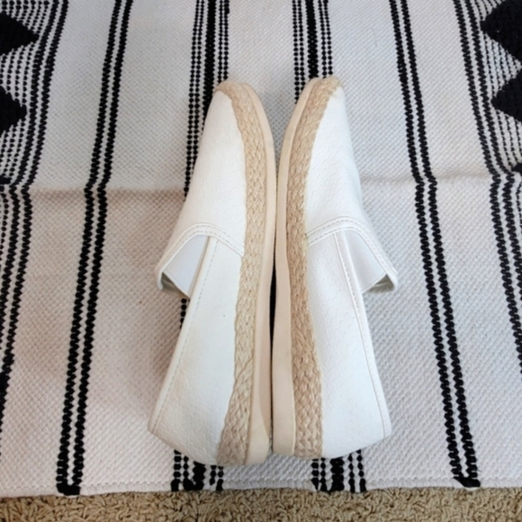 ESPRIT ELIANA WHITE SLIP ON ESPADRILLES, SZ 8 - Picture 7 of 10